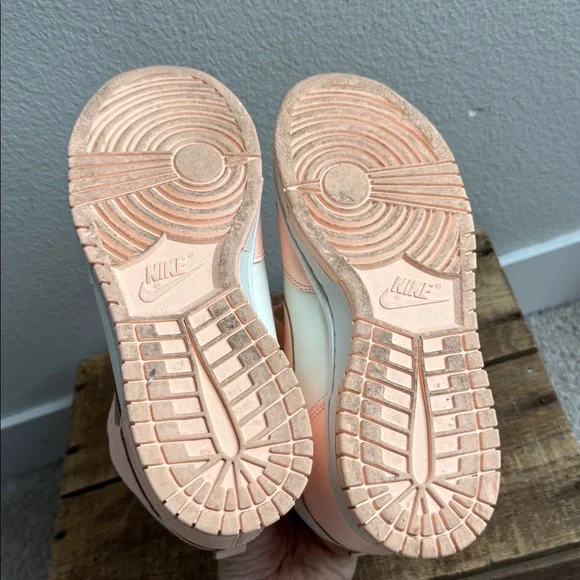 2021 Nike Wmns Dunk High 'Crimson Tint' Lace Up Sneakers size 8 - Picture 7 of 7